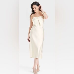 NWT A New Day ivory Satin dress Medium with detachable straps Bow on bust